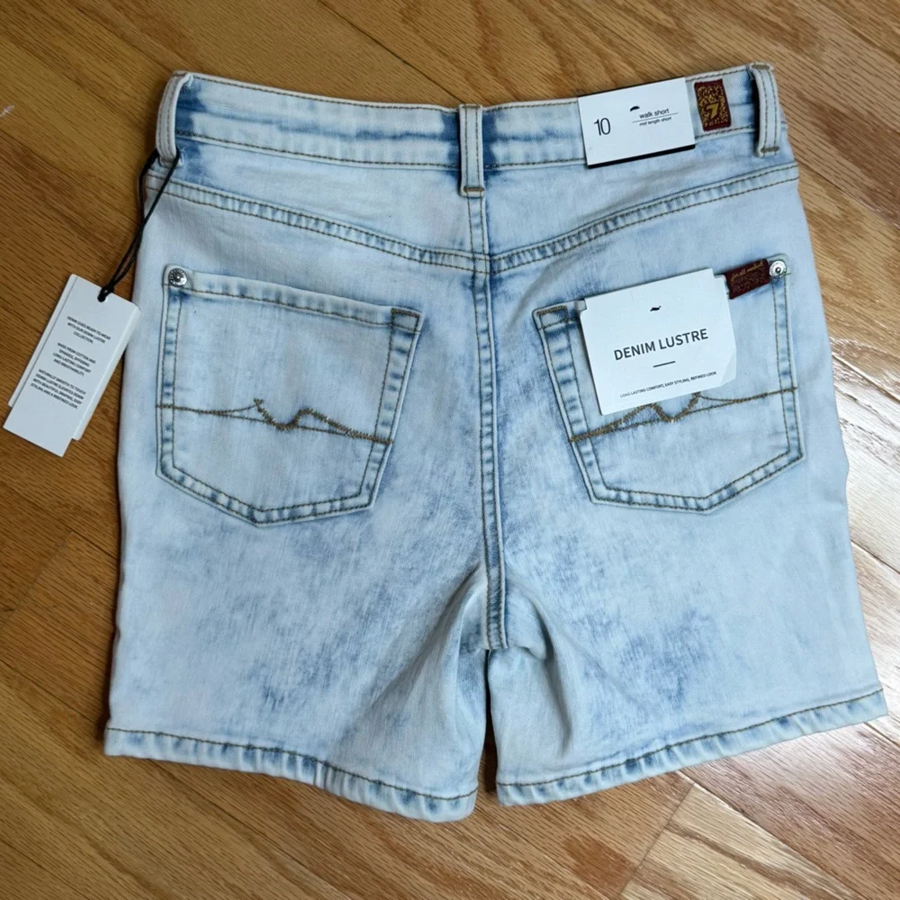 NWT 7 For All Mankind Walk Short in Denim Lustre, Girls size 10